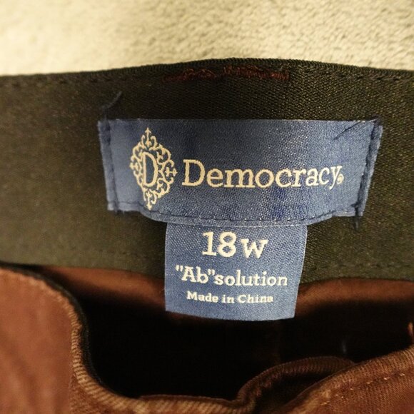 Democracy Women's Boot Cut Jeans in Deep Brown - Picture 3 of 11